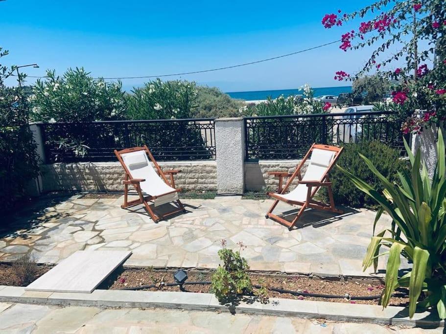 Familienfreundliches Fischerhaus am Strand Porto Heli Exterior foto