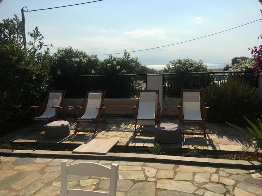 Familienfreundliches Fischerhaus am Strand Porto Heli Exterior foto