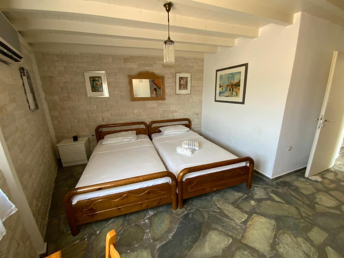 Familienfreundliches Fischerhaus am Strand Porto Heli Exterior foto